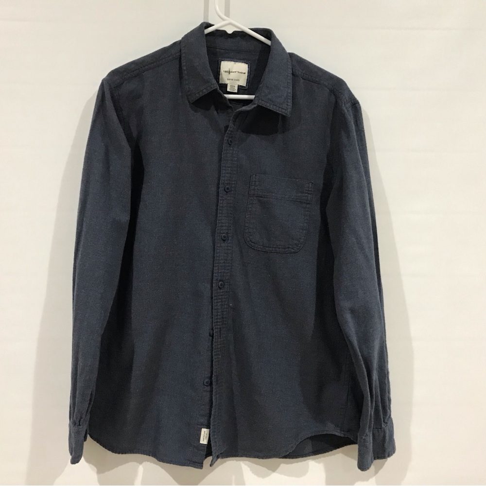 American Eagle 🦅 Men’s Blue Button Down Super Soft Shirt